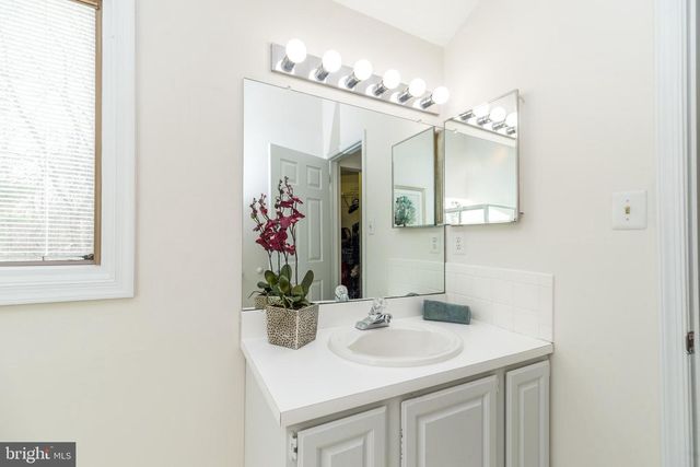 6 CHASE CIR, Fort Washington, PA 19034