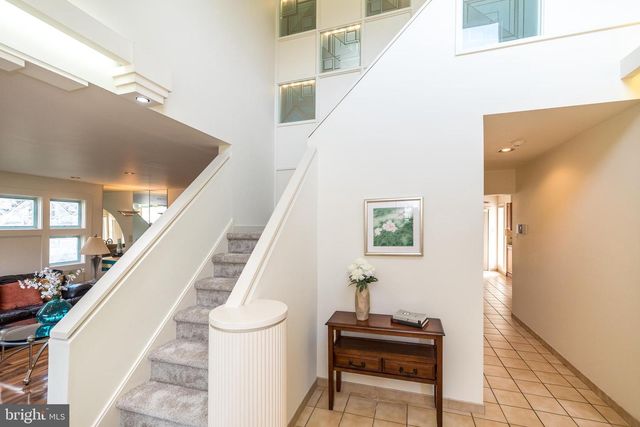 6 CHASE CIR, Fort Washington, PA 19034