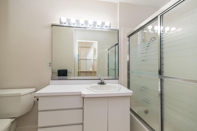 6 CHASE CIR, Fort Washington, PA 19034