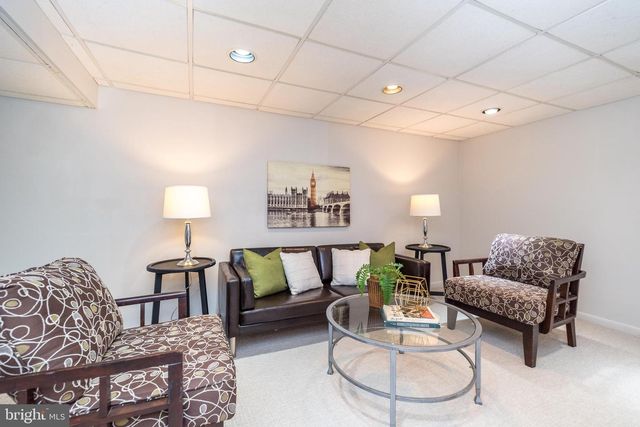 6 CHASE CIR, Fort Washington, PA 19034