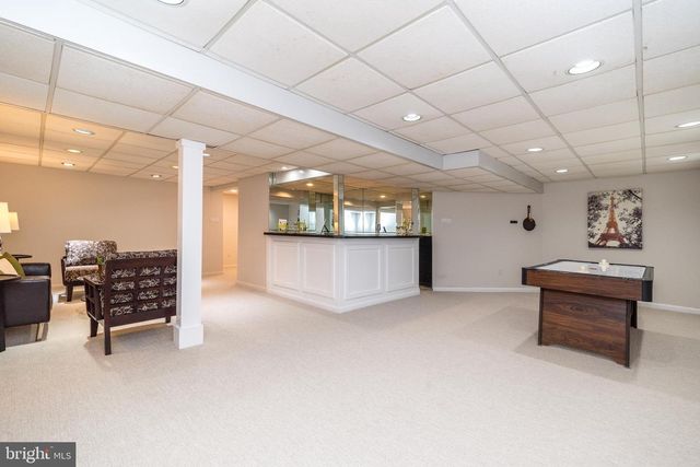 6 CHASE CIR, Fort Washington, PA 19034