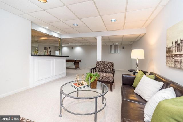 6 CHASE CIR, Fort Washington, PA 19034