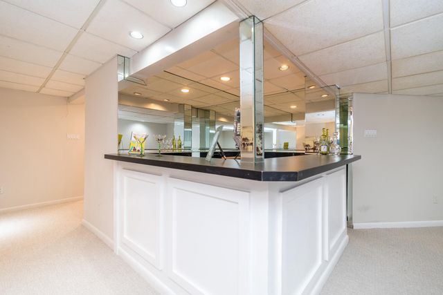 6 CHASE CIR, Fort Washington, PA 19034