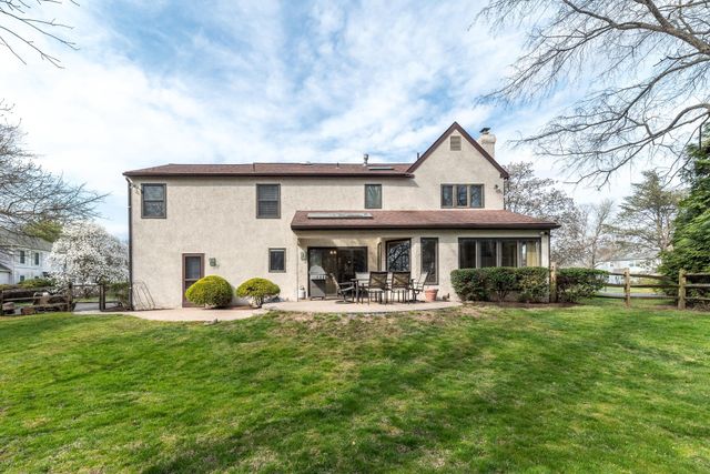 6 CHASE CIR, Fort Washington, PA 19034