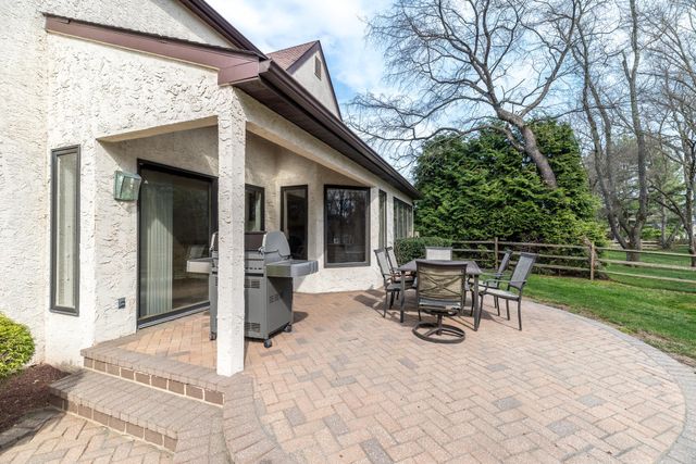 6 CHASE CIR, Fort Washington, PA 19034