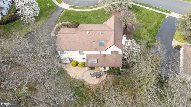 6 CHASE CIR, Fort Washington, PA 19034