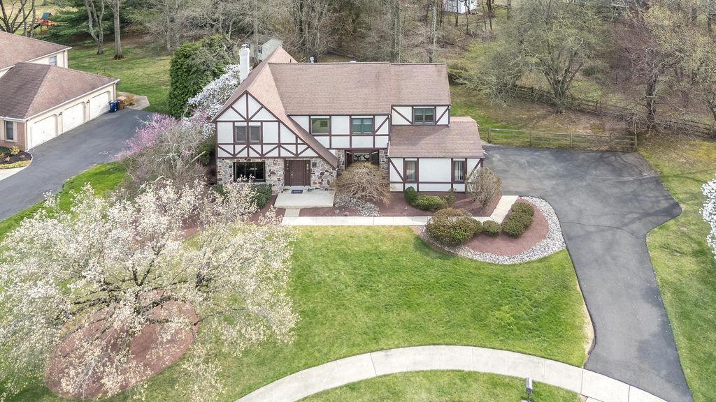 6 CHASE CIR, Fort Washington, PA 19034