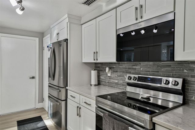 49 VALENCIA CIRCLE, Safety Harbor, FL 34695