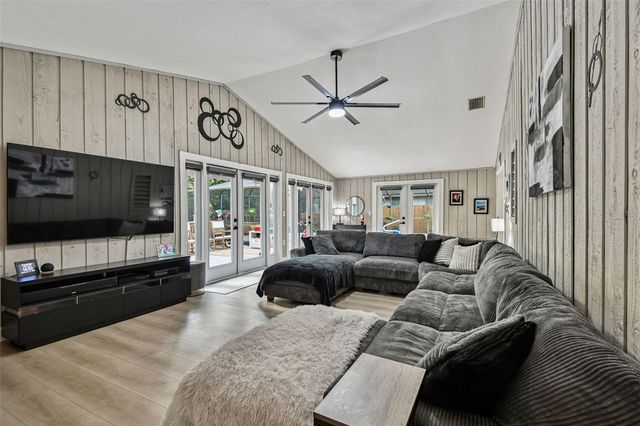 49 VALENCIA CIRCLE, Safety Harbor, FL 34695