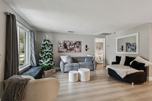 49 VALENCIA CIRCLE, Safety Harbor, FL 34695