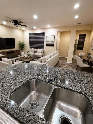 2818 E Berry Loop Privado 67, Ontario, CA 91761