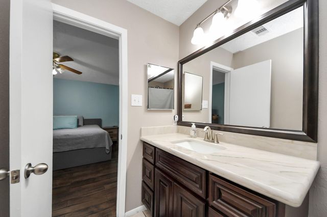 9634 Thistle Trail Drive, Houston, TX 77070