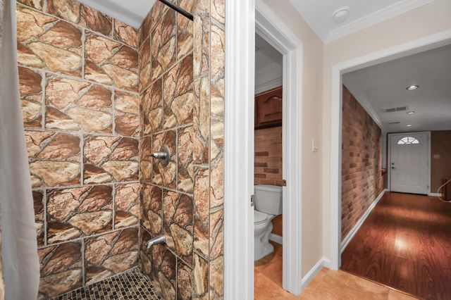 9634 Thistle Trail Drive, Houston, TX 77070