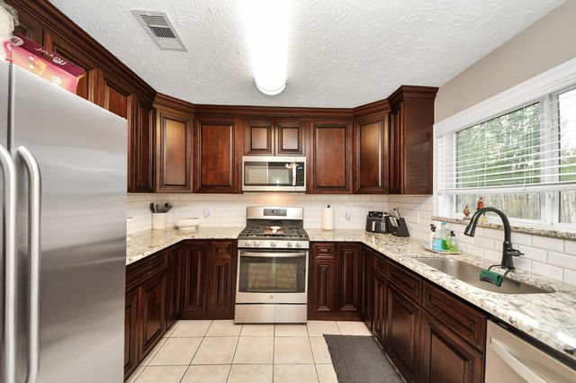 9634 Thistle Trail Drive, Houston, TX 77070