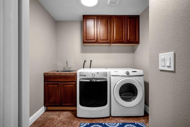 2954 Oakleaf Dr, Cameron Park, CA 95682