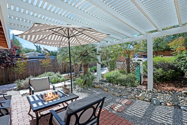 2954 Oakleaf Dr, Cameron Park, CA 95682