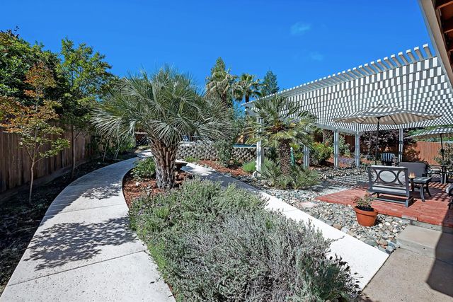 2954 Oakleaf Dr, Cameron Park, CA 95682