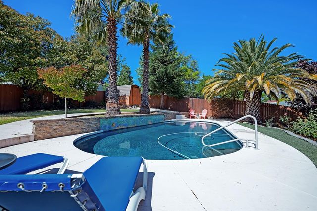 2954 Oakleaf Dr, Cameron Park, CA 95682