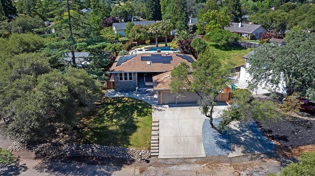 2954 Oakleaf Dr, Cameron Park, CA 95682