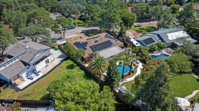 2954 Oakleaf Dr, Cameron Park, CA 95682