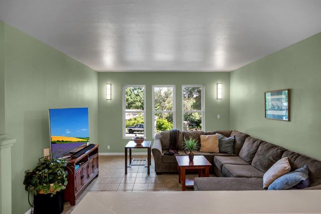 2954 Oakleaf Dr, Cameron Park, CA 95682