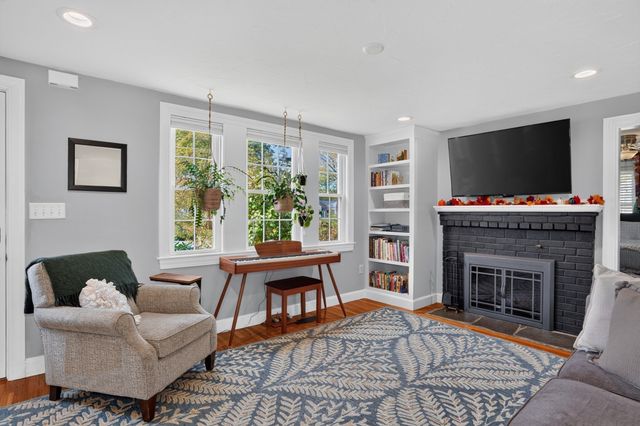 15 Lowell Mason Rd, Medfield, MA 02052