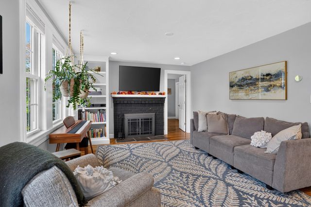 15 Lowell Mason Rd, Medfield, MA 02052