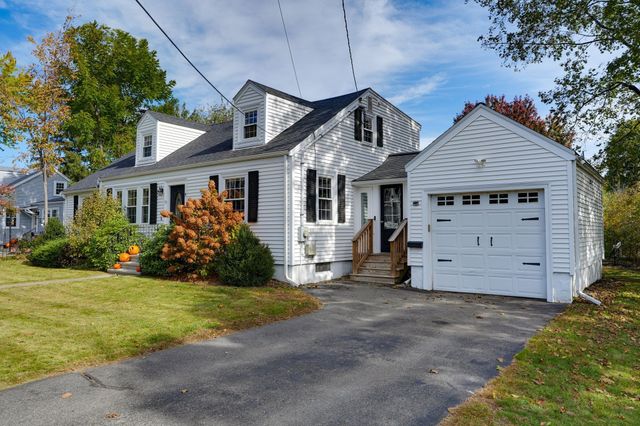 15 Lowell Mason Rd, Medfield, MA 02052