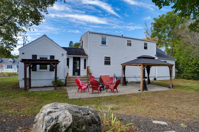 15 Lowell Mason Rd, Medfield, MA 02052