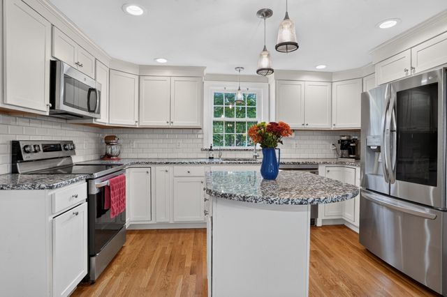 15 Lowell Mason Rd, Medfield, MA 02052