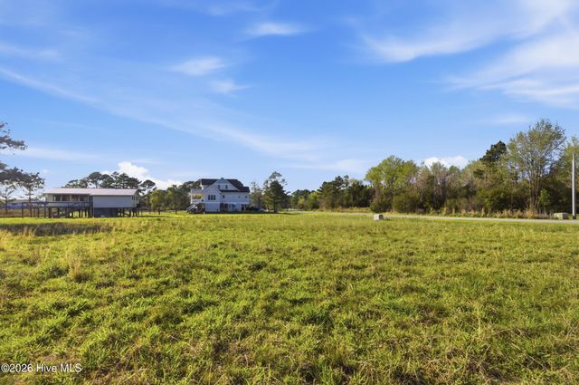 8050 Treasure Drive, Oriental, NC 28571