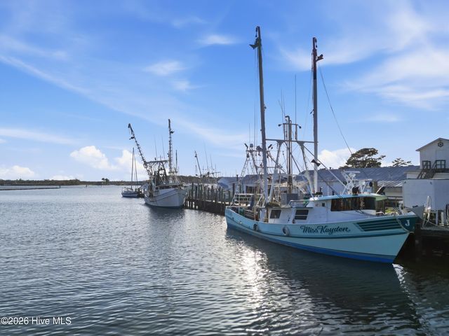 8050 Treasure Drive, Oriental, NC 28571