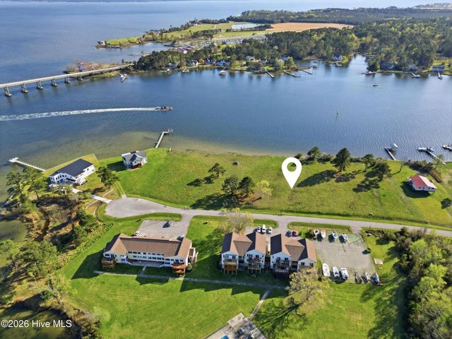 8050 Treasure Drive, Oriental, NC 28571