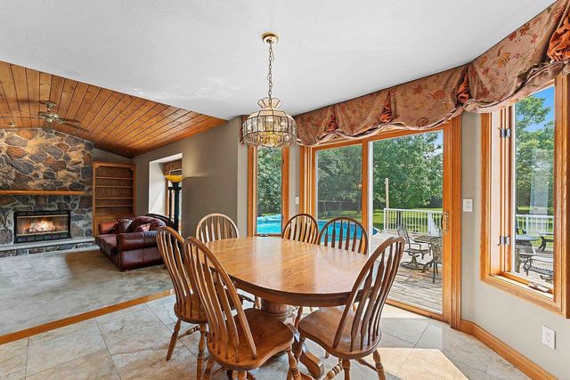 4415 FLAGSTONE COURT, De Pere, WI 54115
