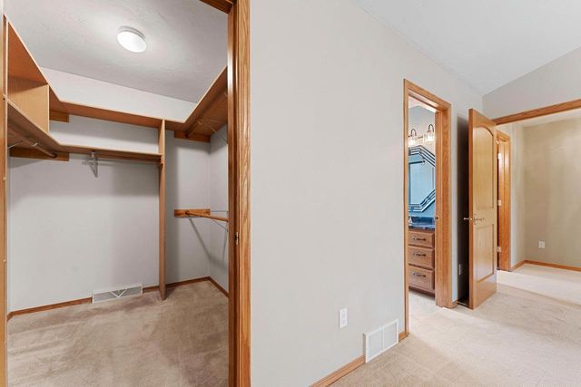 4415 FLAGSTONE COURT, De Pere, WI 54115