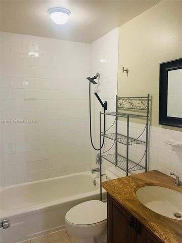 4668 NW 9th Dr 4668, Plantation, FL 33317