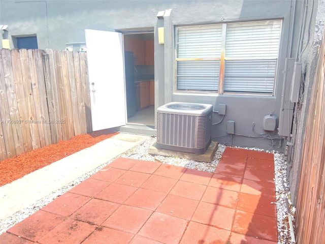 4668 NW 9th Dr 4668, Plantation, FL 33317