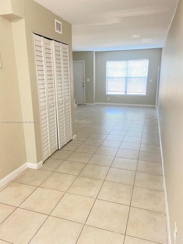 4668 NW 9th Dr 4668, Plantation, FL 33317