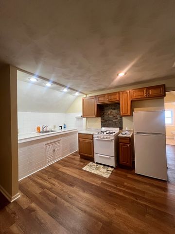 9330 S Yates Boulevard 3, Chicago, IL 60617