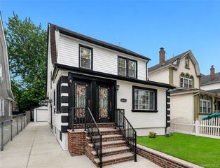 100-33 205th Street, Hollis, NY 11423