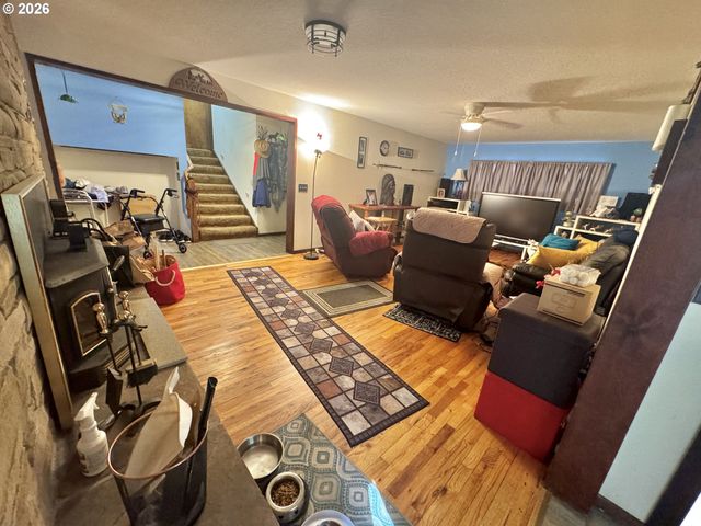 86764 Sydnam Ln, Bandon, OR 97411