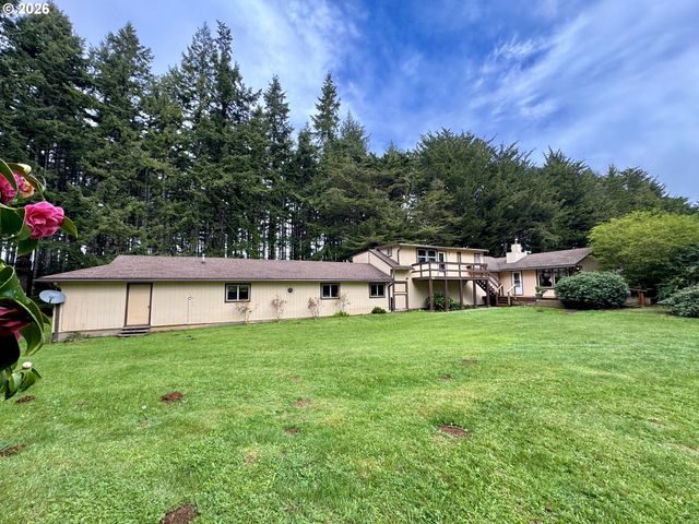 86764 Sydnam Ln, Bandon, OR 97411