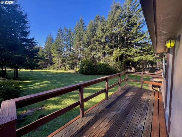 86764 Sydnam Ln, Bandon, OR 97411