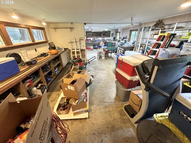 86764 Sydnam Ln, Bandon, OR 97411