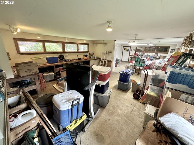 86764 Sydnam Ln, Bandon, OR 97411