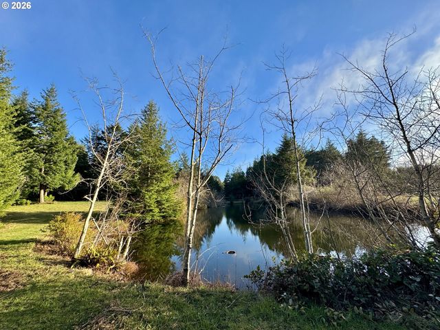 86764 Sydnam Ln, Bandon, OR 97411