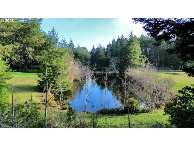 86764 Sydnam Ln, Bandon, OR 97411