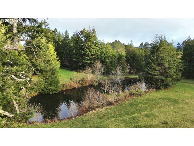 86764 Sydnam Ln, Bandon, OR 97411