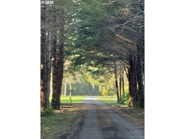 86764 Sydnam Ln, Bandon, OR 97411