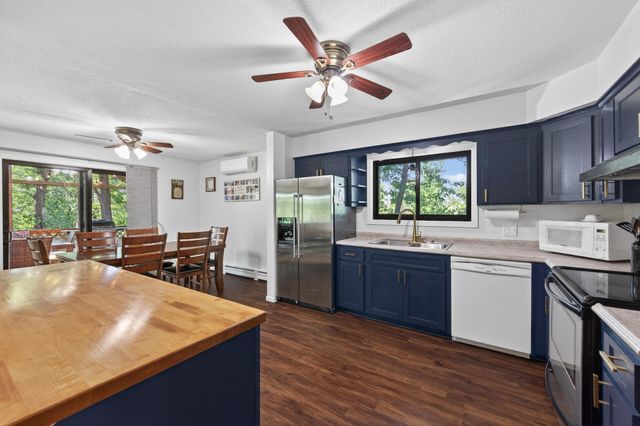 26583 Everton Circle, Wyoming, MN 55092